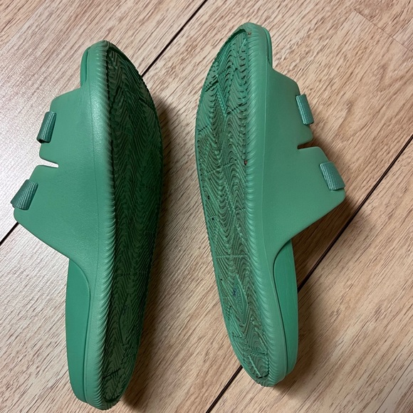 Chaco Chillos Slide Sandals - Picture 3 of 5